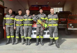 Canelli - Tra.Sped. dona una barella di ultima generazione ai Vigili del Fuoco volontari