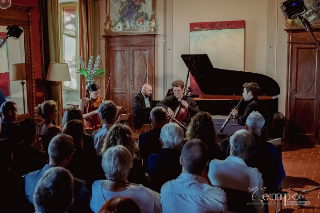 Colline in Musica fa tappa a Coazzolo: virtuosismo in scena con Napolitano e Sommariva