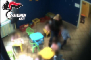 Asti - Maltrattamenti in una scuola materna di Asti: due maestre sospese
